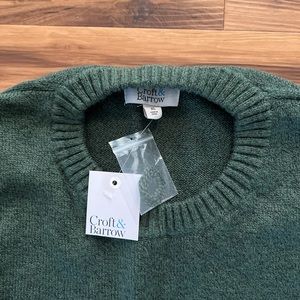 Dark Green. Croft & Barrow Sweater.